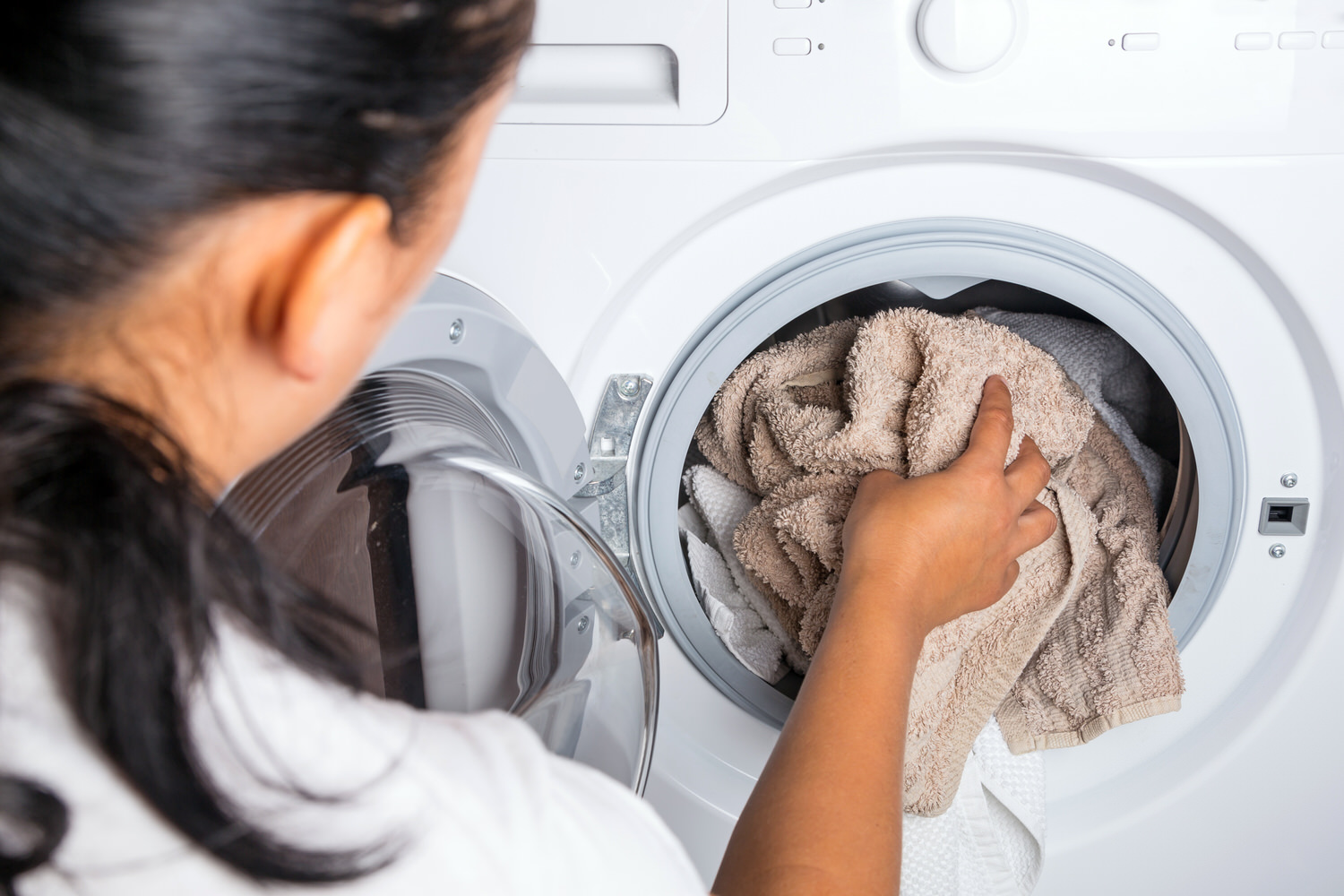 Правильный уход и своевременный сервис помогут избежать поломки стиральной машины.